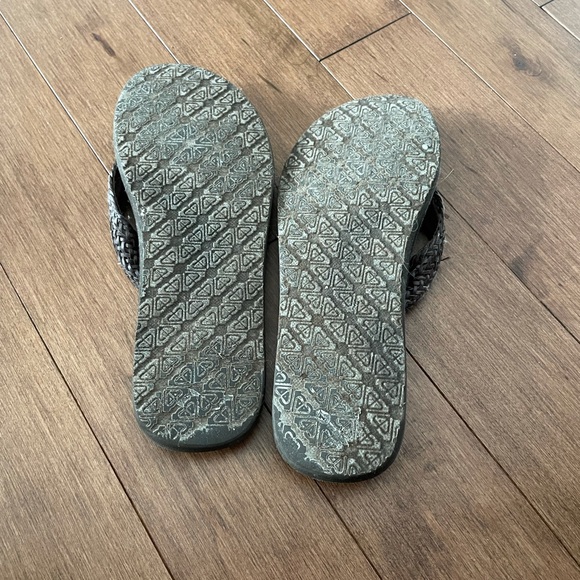 ☘️Roxy size 7 Flip Flop - Picture 2 of 2
